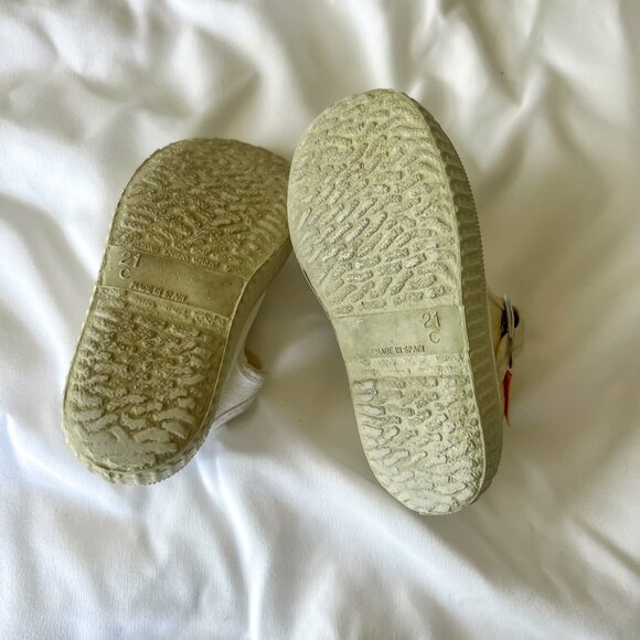 Cienta 5100 T-Strap Canvas Shoe - Picture 7 of 8